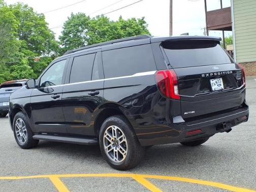 AGATE BLACK METALLIC 2025 Ford Expedition ACTIVE