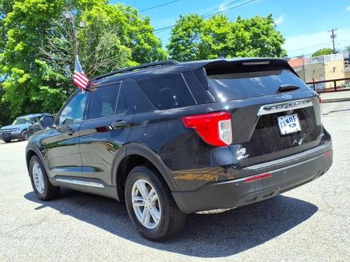 AGATE BLACK METALLIC 2023 Ford Explorer XLT