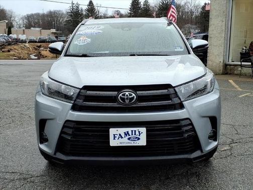 2019 Toyota Highlander SE