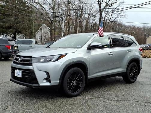 2019 Toyota Highlander SE