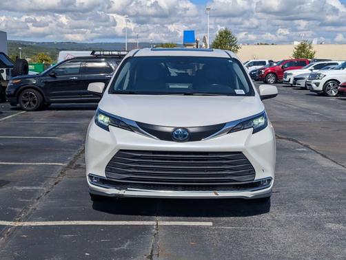 2021 Toyota Sienna XLE