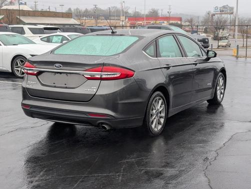2017 Ford Fusion Hybrid SE