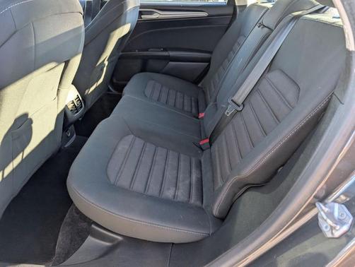 2017 Ford Fusion Hybrid SE