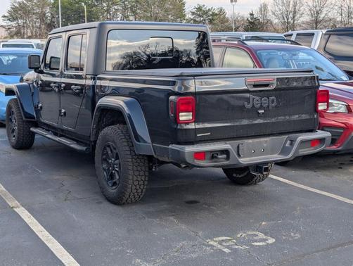 2022 Jeep Gladiator Sport