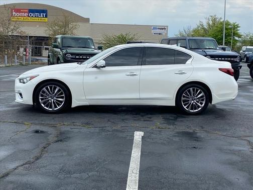 2022 INFINITI Q50 LUXE