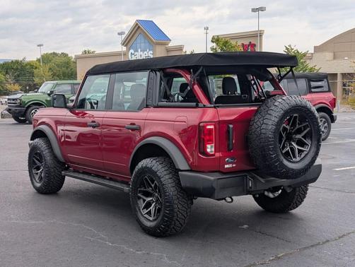 2025 Ford Bronco Base