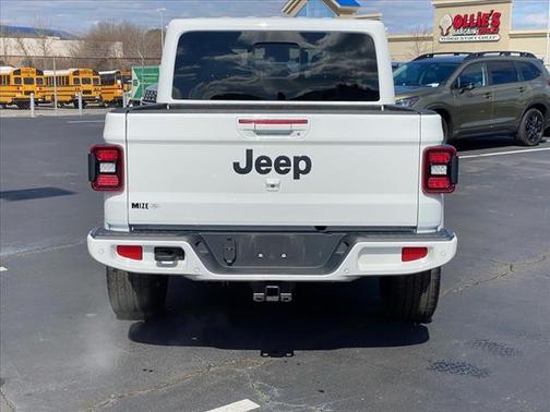2022 Jeep Gladiator Overland