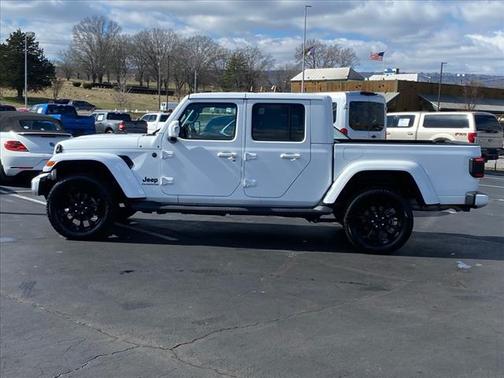 2022 Jeep Gladiator Overland