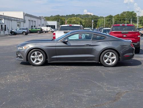 2016 Ford Mustang V6