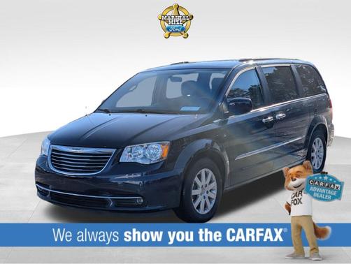 2016 Chrysler Town & Country Touring