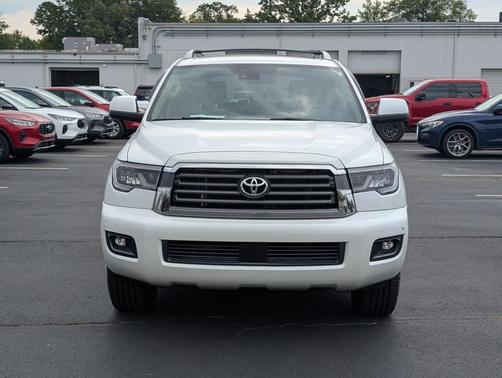 2022 Toyota Sequoia SR5