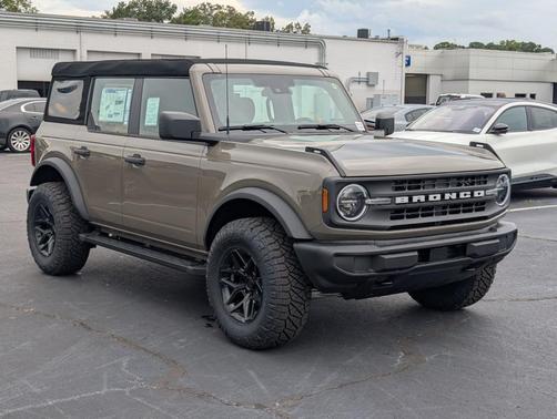 2025 Ford Bronco Base