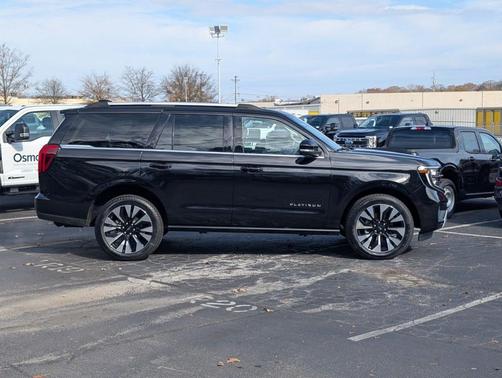 2025 Ford Expedition Platinum