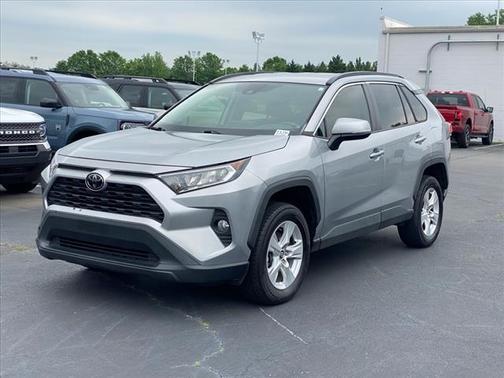 2020 Toyota RAV4 XLE