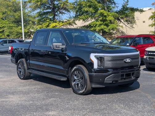 2025 Ford F-150 Lightning Flash
