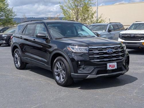 Agate Black Metallic 2026 Ford Explorer Active
