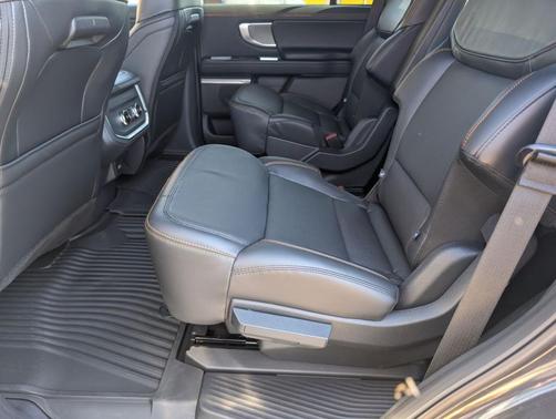 2025 Ford Expedition Tremor