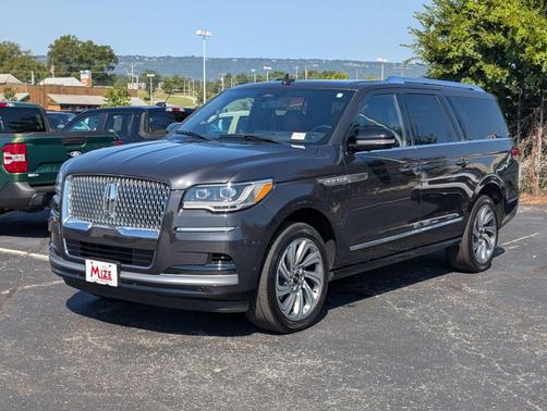2023 Lincoln Navigator L Reserve