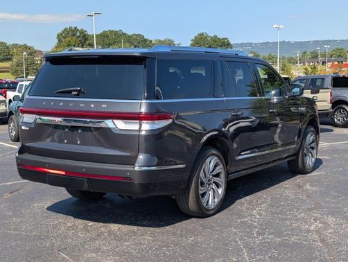 2023 Lincoln Navigator L Reserve