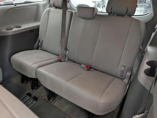 2017 Toyota Sienna L