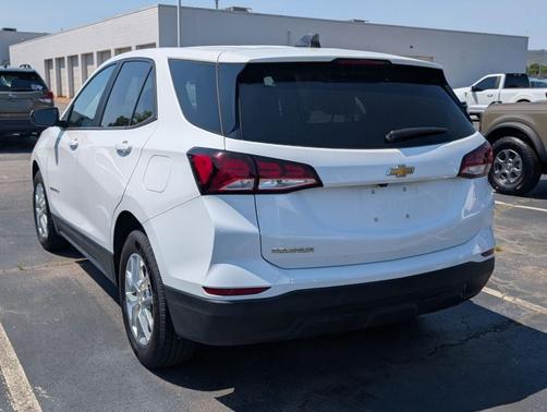 Summit White 2022 Chevrolet Equinox LS
