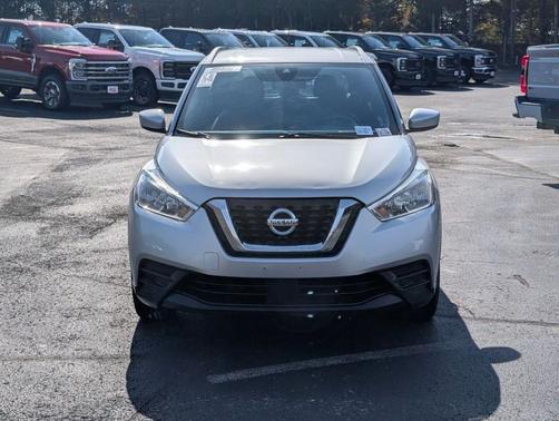 2020 Nissan Kicks SV
