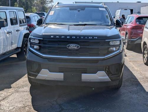 Black Metallic 2025 Ford Expedition Platinum