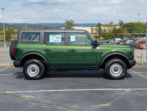 2025 Ford Bronco Base