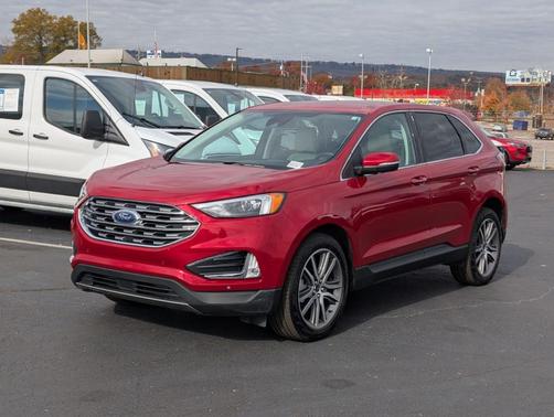 2022 Ford Edge Titanium