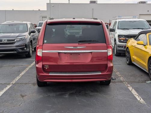 2014 Chrysler Town & Country Touring