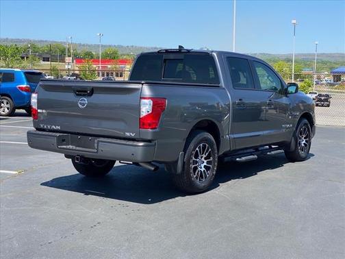 2022 Nissan Titan SV