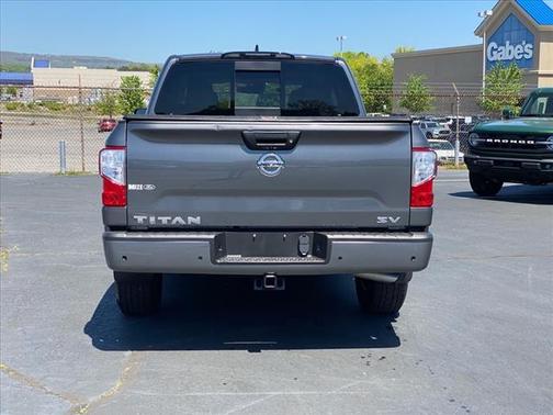 2022 Nissan Titan SV