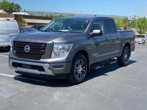 2022 Nissan Titan SV