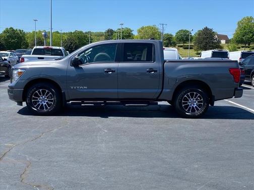 2022 Nissan Titan SV