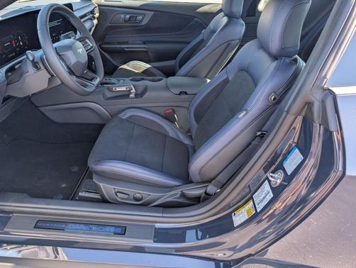 2025 Ford Mustang Dark Horse