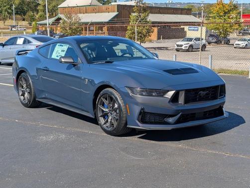 2025 Ford Mustang Dark Horse