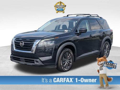 2022 Nissan Pathfinder SV