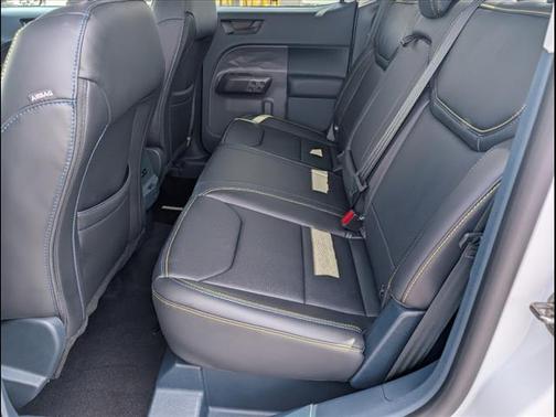 2025 Ford Maverick Lobo Standard