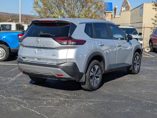 2022 Nissan Rogue SV