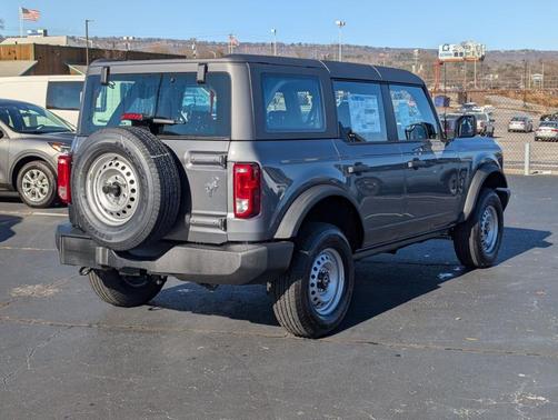 2025 Ford Bronco Base