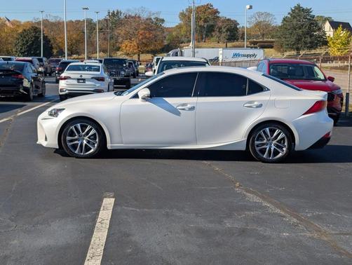 2018 Lexus IS 300 Base