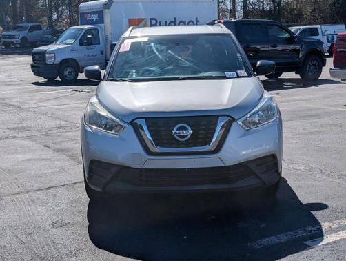 2019 Nissan Kicks S