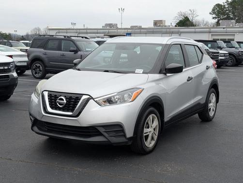 2019 Nissan Kicks S
