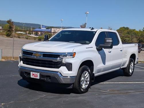 Summit White 2024 Chevrolet Silverado 1500 LT