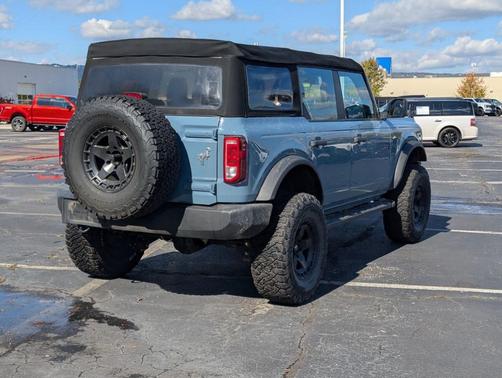 2022 Ford Bronco Base