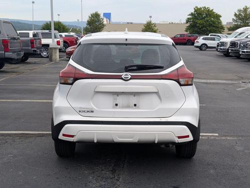 2021 Nissan Kicks S