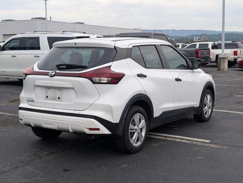 2021 Nissan Kicks S