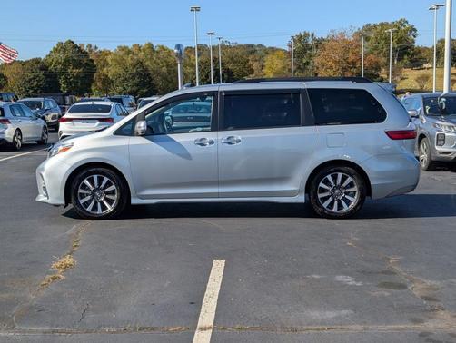2019 Toyota Sienna L