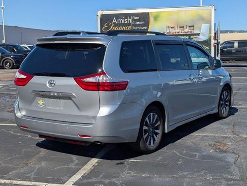 2019 Toyota Sienna L