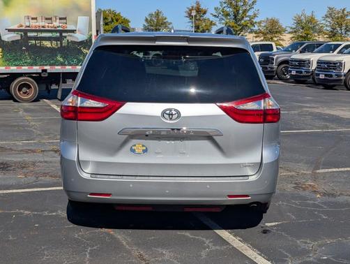 2019 Toyota Sienna L
